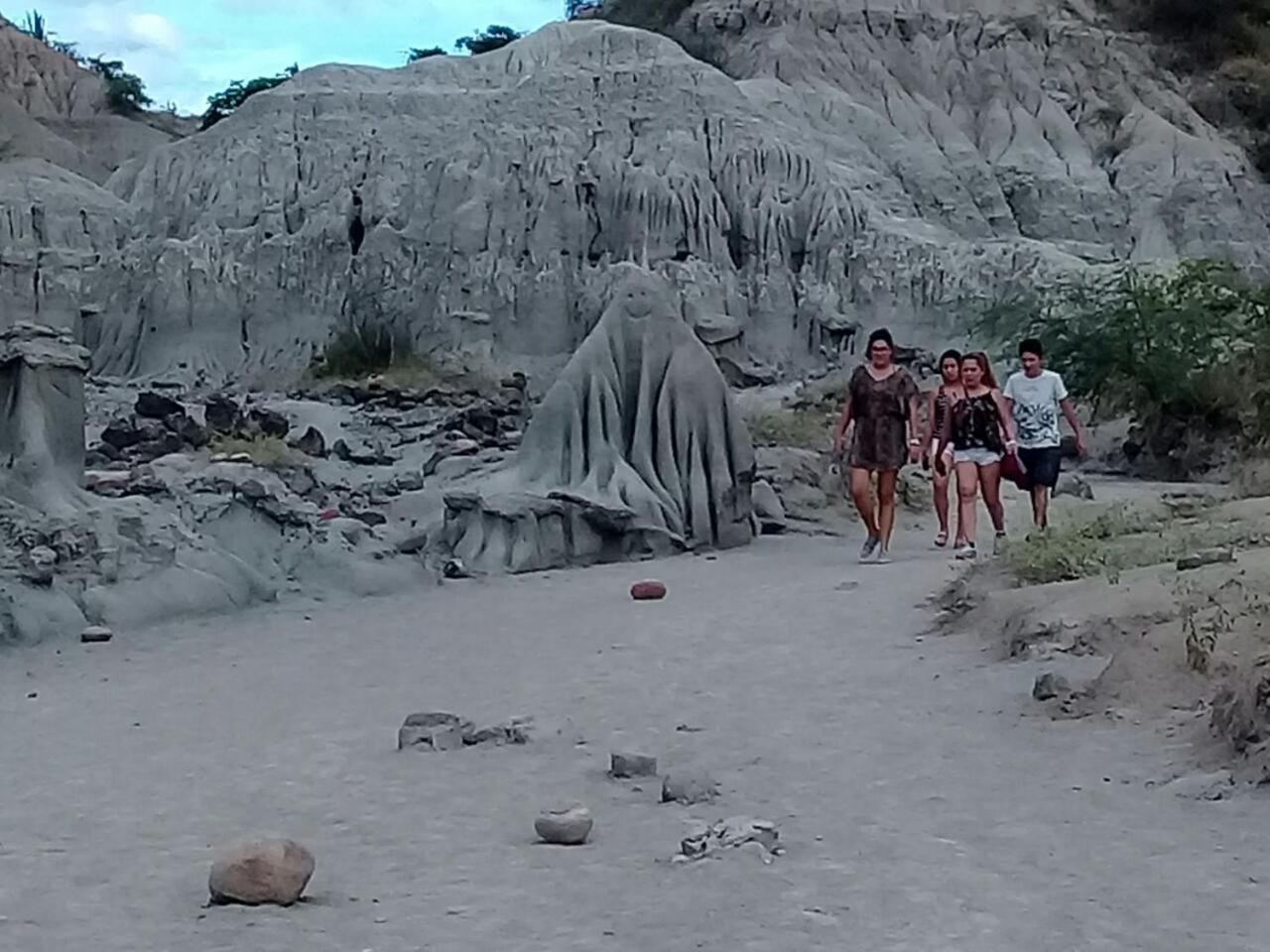 Posada Turistica Noches De Saturno فيلافيجا المظهر الخارجي الصورة
